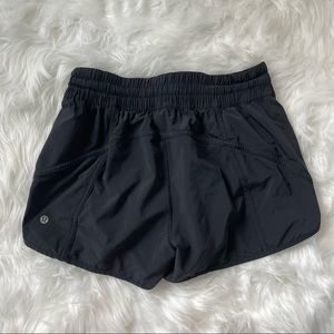 lululemon athletica Tracker Short Black 4 inch